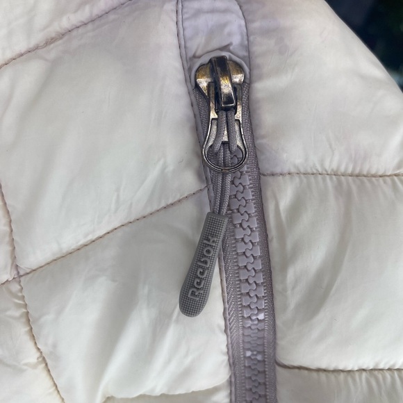 Reebok light weight Jacket - Picture 7 of 7